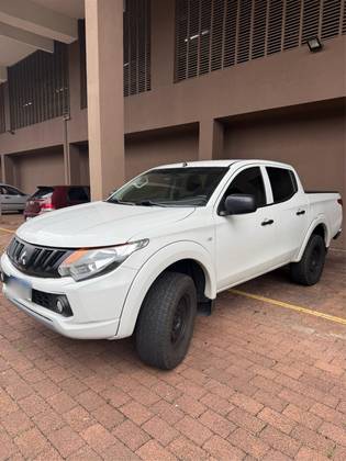 MITSUBISHI L200 TRITON 2.4 16V TURBO DIESEL SPORT GLS CD 4P 4X4 AUTOMÁTICO MITSUBISHI L200 TRITON 2.4 16V TURBO DIESEL SPORT GLS CD 4P 4X4 AUTOMÁTICO